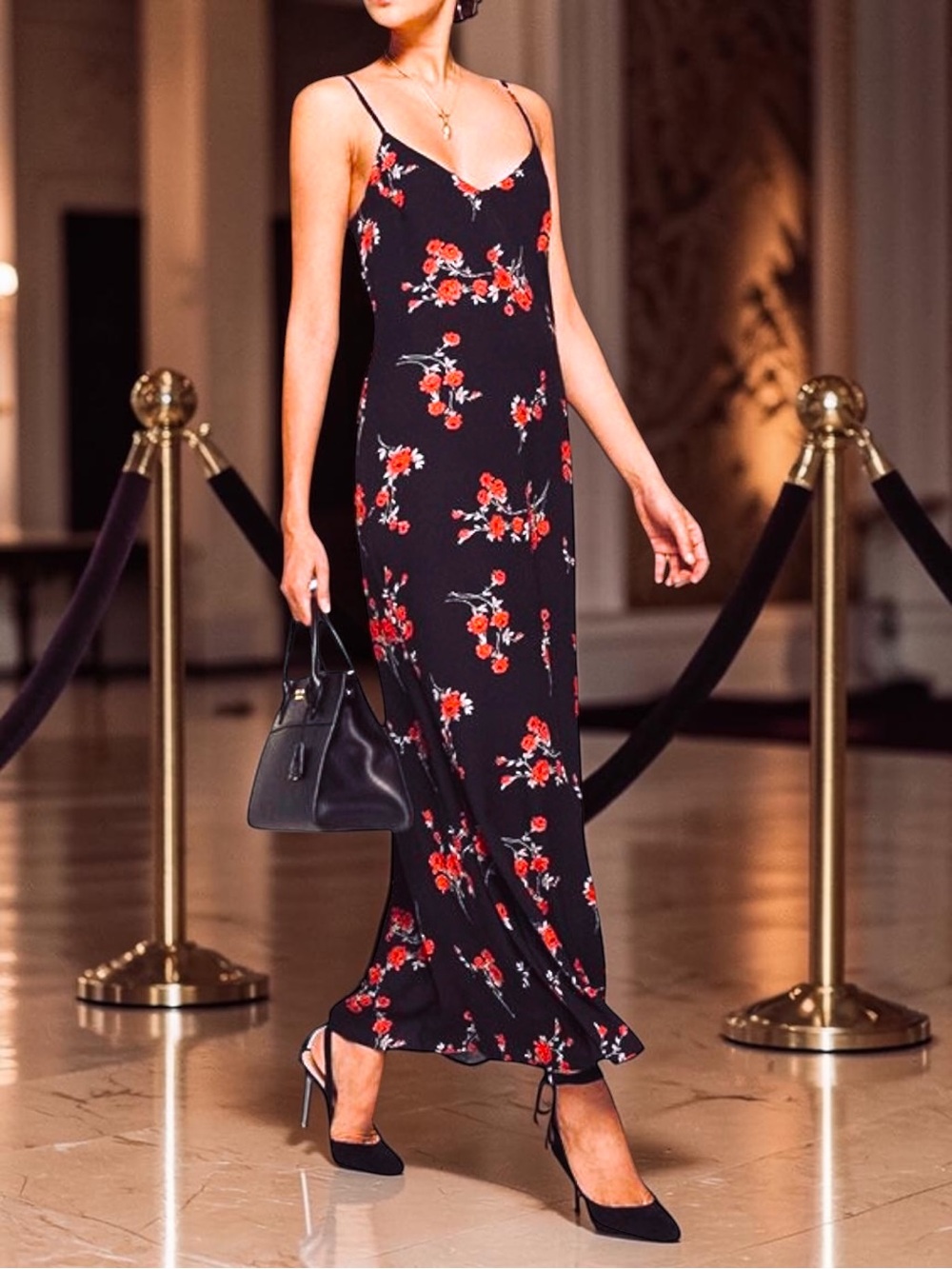 Reformation Daisey Dress in Cameo | Floor Skimming Length V Neck | Size 2
